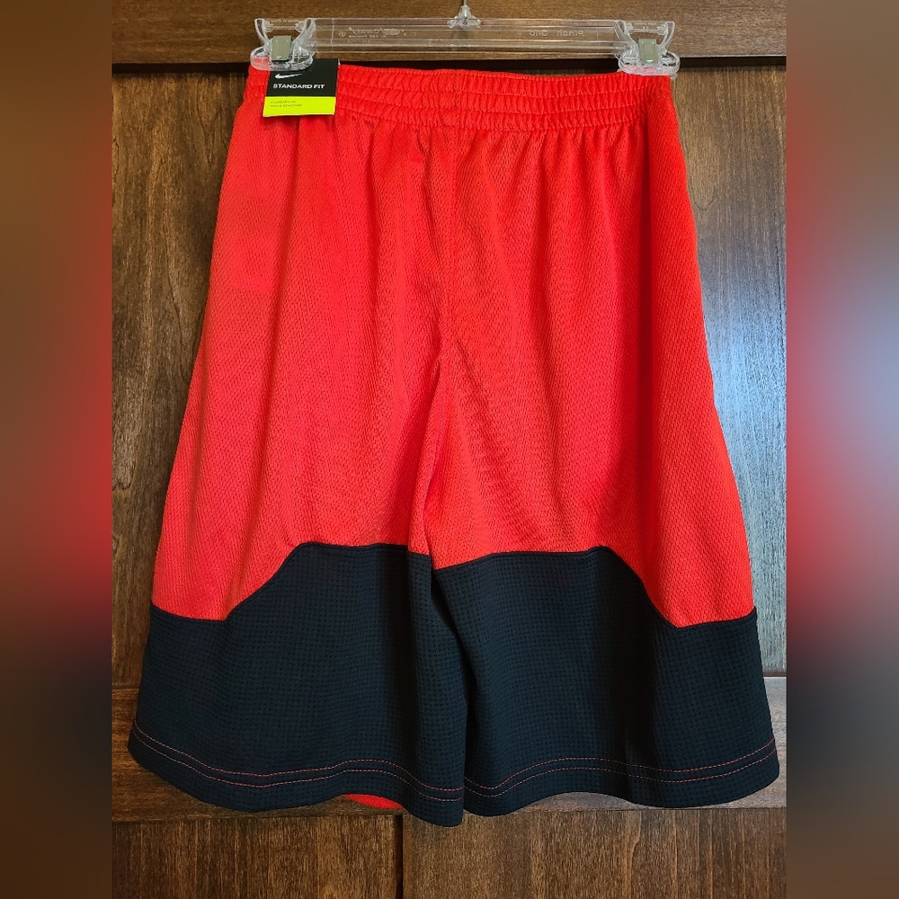 NWT! Nike Boys shorts - Picture 3 of 8